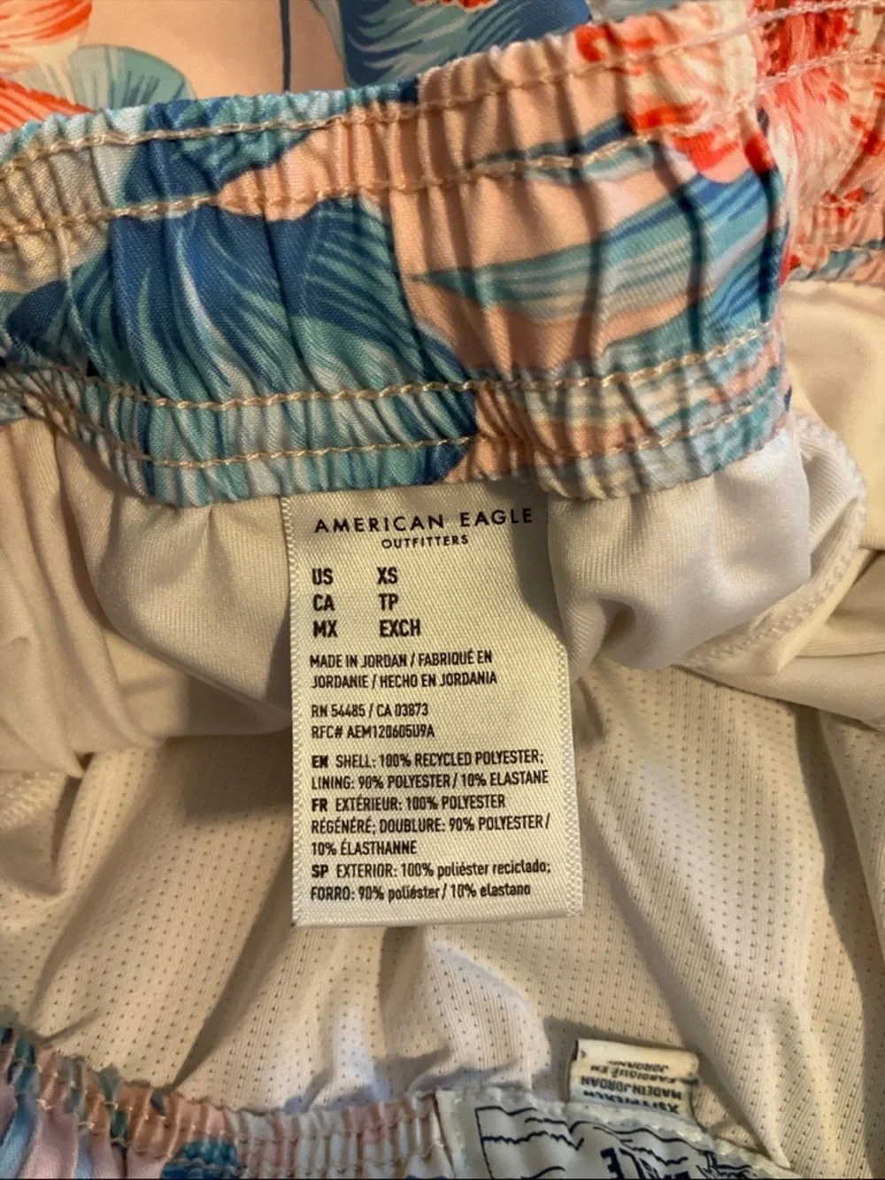 Men’s (big boys’) American Eagle tropical print Swim Trunks, XS